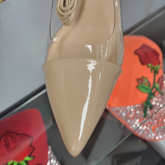 Shoes - Picture 4 of 4